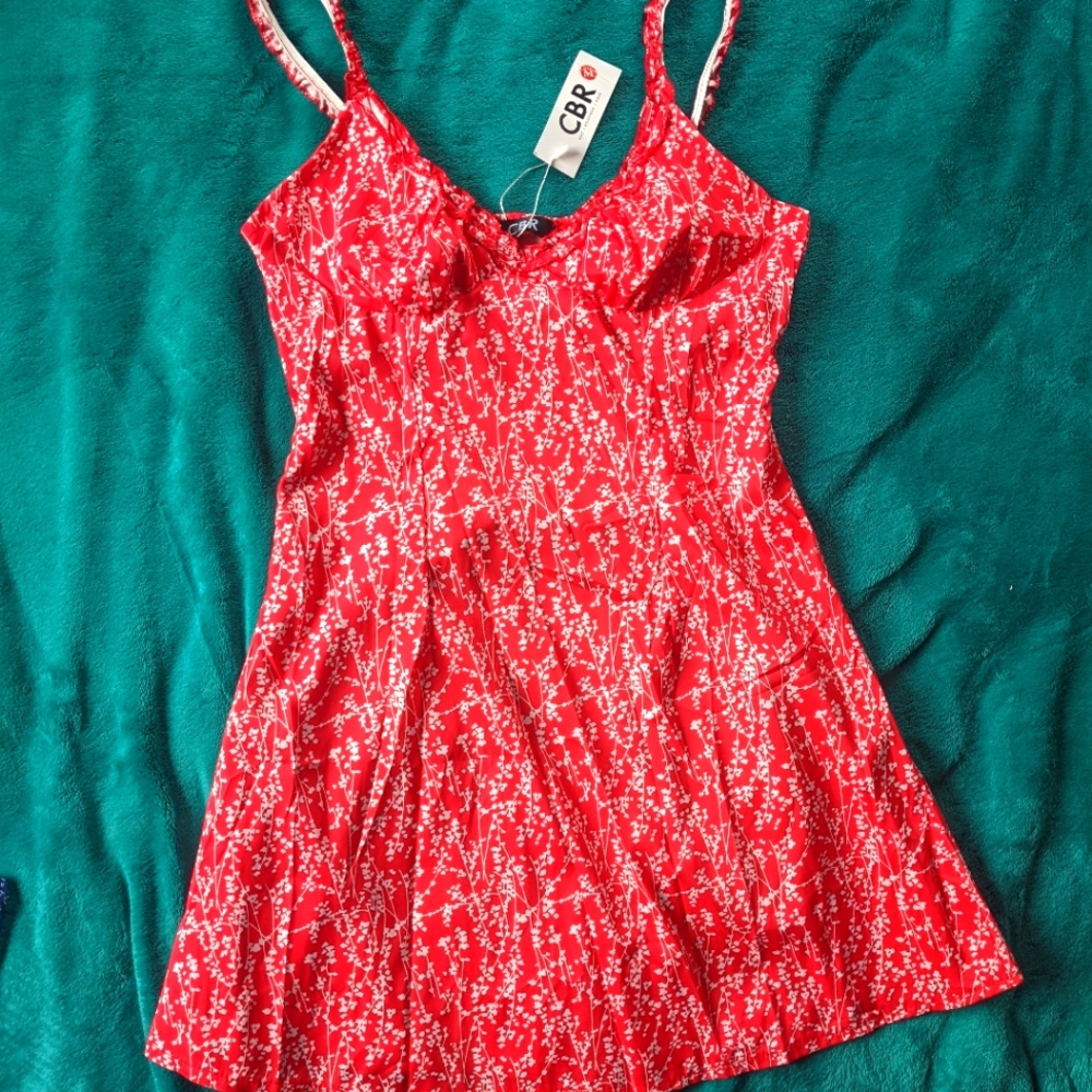 Red/white leaf sundress NWT